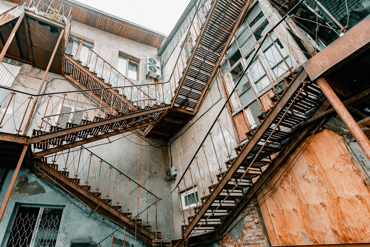 AMETOENYENOU Cédric - 6 Mémoire des murs